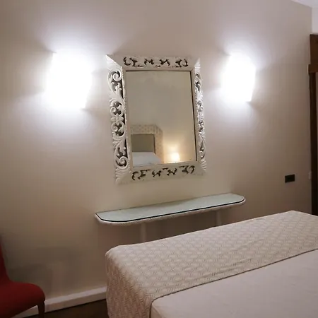 Almapetra Colosseo Řím