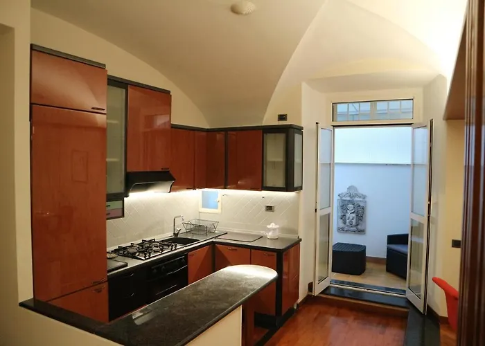 Almapetra Colosseo ローマ